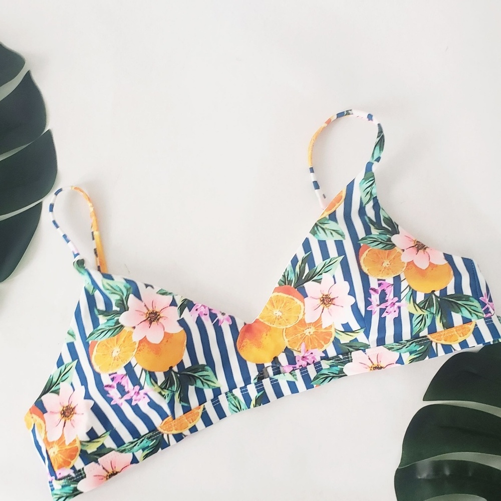 NWOT Womens Bikini Top